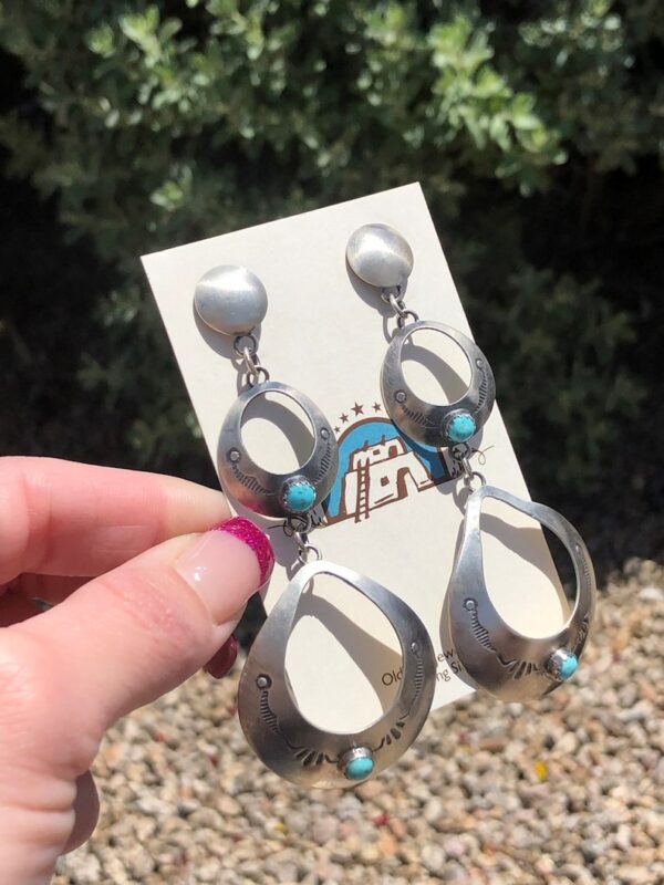 Gorgeous Antique Style 2-Circle Turquoise Long Navajo Womens Post Dangle light weight earrings