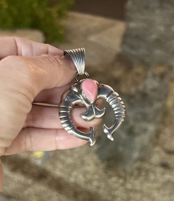 Pink Queen Conch Shell Sterling Silver Navajo Handmade Naja Pendant - Image 4