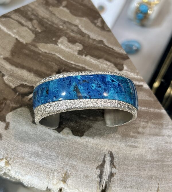 Shakkuckite Hammered Sterling Silver Navajo Handmade Unisex Cuff Bracelet - Image 2