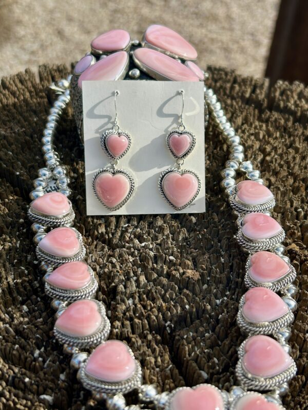 Pink Queen Conch Shell Sterling Silver Heart Squash Blossom Necklace and Earrings Set - Image 7