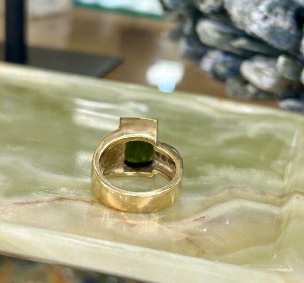 14K Gold Green Tourmaline with Inlay Australian Opal and Lapis Ring - Image 5