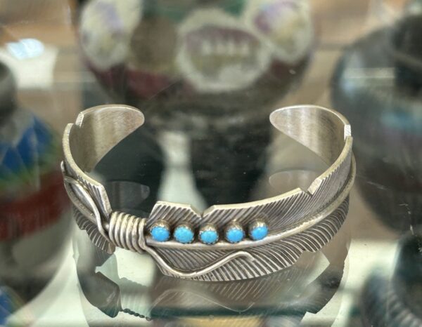 Sleeping Beauty Turquoise Sterling Silver Navajo Handmade Feather Shape Cuff Bracelet - Image 10