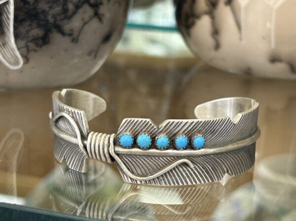 Sleeping Beauty Turquoise Sterling Silver Navajo Handmade Feather Shape Cuff Bracelet - Image 3