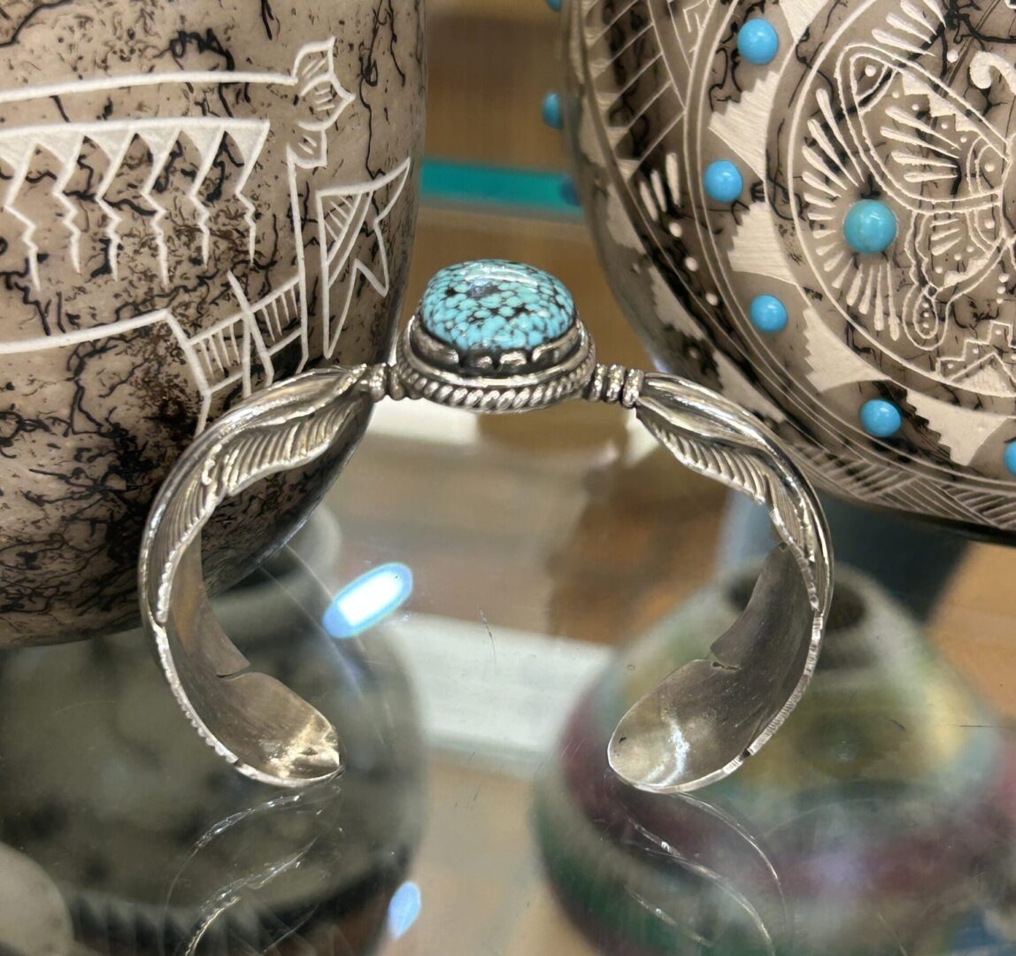 Navajo Handmade Sterling Silver #8 Spiderweb Turquoise Feather Shaped Cuff Bracelet Unisex - Image 3