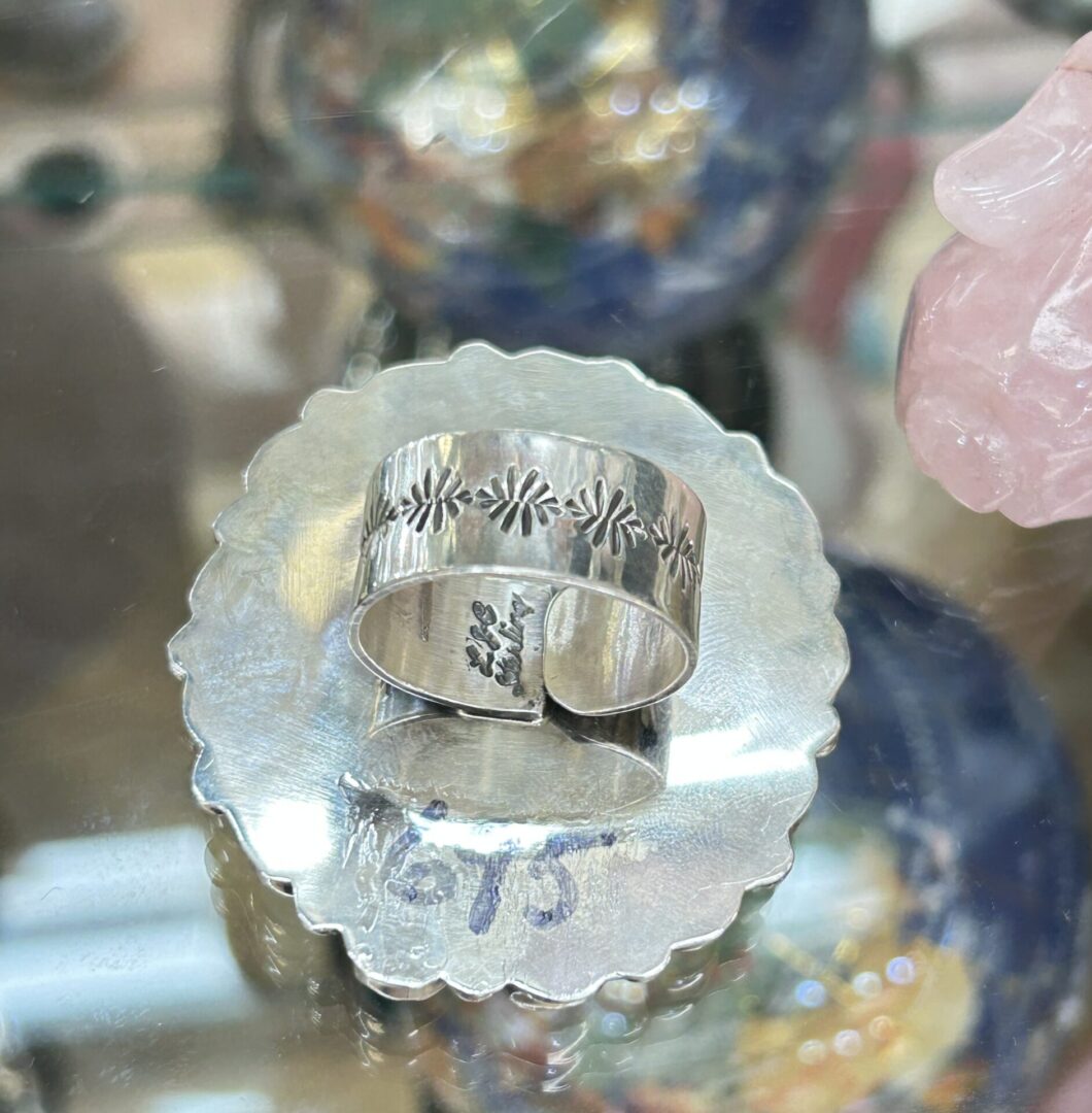 Large Cluster Turquoise Sterling Silver Navajo Handmade Ring - Image 6